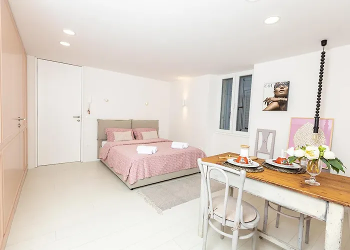 In The Center شقة بيران